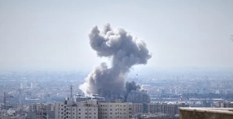 പശ്ചിമേഷ്യന് സംഘര്ഷം: തൊള്ളായിരത്തോളം പേര് കൊല്ലപ്പെട്ടു; ആയിരത്തോളം പേര...