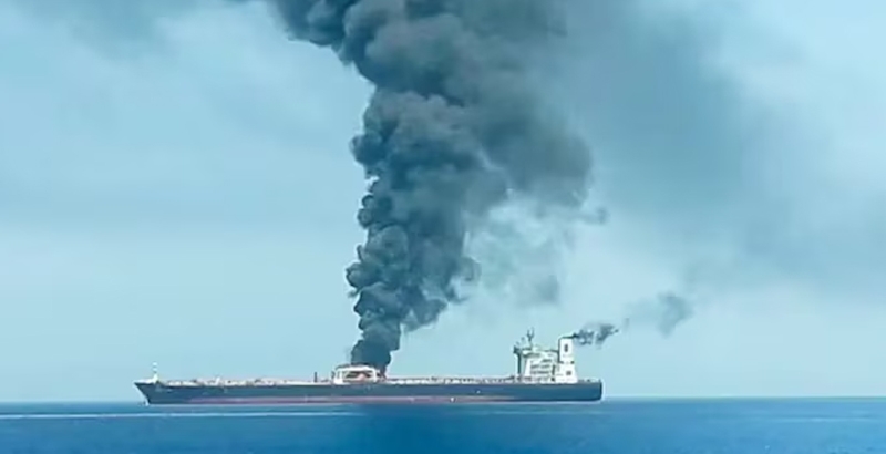 ശ്രീലങ്കന് തീരത്ത് ഇറാനിയന് കപ്പലിന് നേരെ മുങ്ങിക്കപ്പല് ആക്രമണം; 101 പേ...