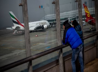 എമിറേറ്റ്‌സ് ഏഴാം തിയ്യതി വരേയും ഇത്തിഹാദ് അഞ്ചുവരേയും സര്‍വീസുകള്‍ നിര്‍ത്തിവെച്ചു