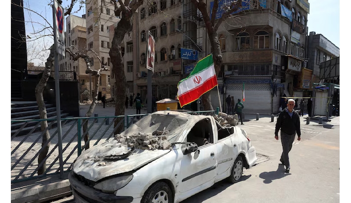 ഇറാനെതിരെ വൻ സൈനികാക്രമണം; ആയുധം വച്ചാൽ മാപ്പ്, ഇല്ലെങ്കിൽ ' മരണം ഉറപ്പ് '  ഇറാൻ സൈന്യത്തിന് ട്രംപിന്റെ മുന്നറിയിപ്പ്