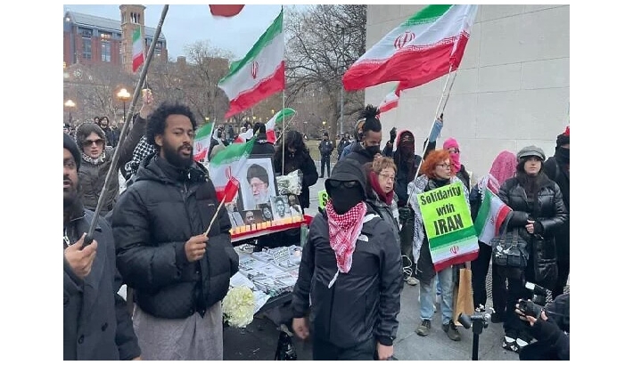 ന്യൂയോർക്കിൽ ഖമേനിയെ അനുസ്മരിച്ച്  ന്യൂയോർക്കിൽ പ്രതിഷേധം; 'അമേരിക്കക്കും ഇസ്രായേലിനും മരണ' മെന്ന് മുദ്രാവാക്യം