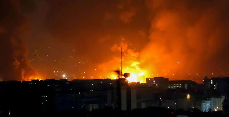 മിഡിൽ ഈസ്റ്റിൽ യുദ്ധം രൂക്ഷം; ഇറാനിൽ 3,000 ലക്ഷ്യങ്ങൾ തകർത്തതായി യുഎസ്, സൗദ...