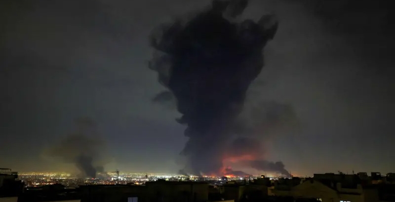 ടെഹ്‌റാനിലെ മെഹ്രാബാദ് വിമാനത്താവളത്തിൽ ശക്തമായ ആക്രമണം; ഇറാന്റെ പുതിയ നേതാവിനെ കുറിച്ച് ട്രംപിന്റെ പ്രസ്താവന വിവാദം