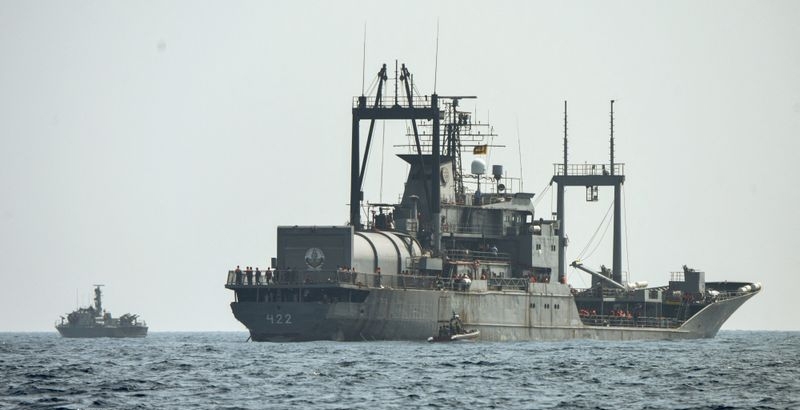 കൊച്ചി തുറമുഖത്തെ ഇറാനിയന്‍ യുദ്ധക്കപ്പല്‍ ചിത്രീകരിക്കാന്‍ ശ്രമിച്ച റിപ്പബ്ലിക്ക് ടി വി മാധ്യമ പ്രവര്‍ത്തകര്‍ അറസ്റ്റില്‍