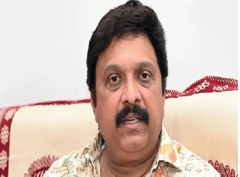 സ്ത്രീവിഷയത്തില്‍ വീണ്ടും ഗണേഷ് കുമാറിനെതിരെ ആരോപണം; മന്ത്രിപത്‌നിയുടെ പരാതി മുഖ്യമന്ത്രിക്ക് മുന്നില്‍