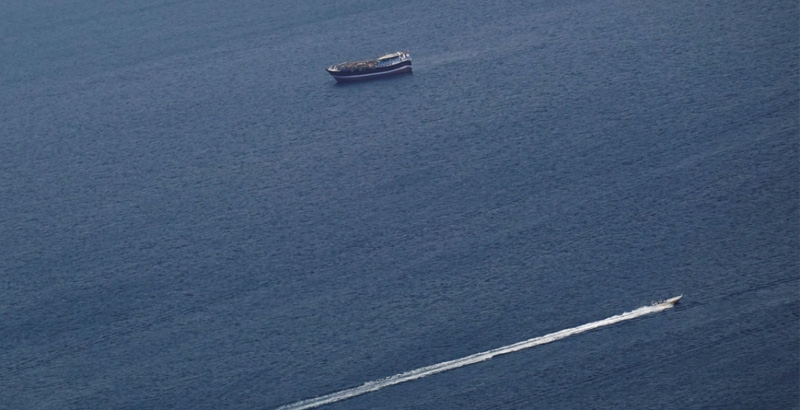 ഹോർമുസ് കടലിടുക്കിന് സമീപം ഇറാന്റെ നാവിക കപ്പലുകളും മൈനിടുന്ന ബോട്ടുകളും നശ...