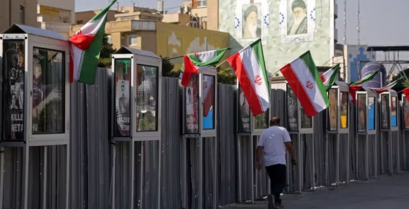 തെഹ്‌റാനില്‍ ഇസ്രായേല്‍ വ്യോമാക്രമണത്തില്‍ ഇറാന്റെ രണ്ട് മുതിര്‍ന്ന ഇന്റലി...