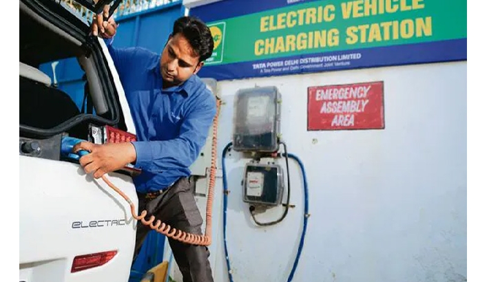 ലോകത്ത് ഇലക്ട്രിക് വാഹനങ്ങൾക്ക് തിരിച്ചടി; ഇന്ത്യയിൽ വളർച്ച തുടരുന്നു, നിക്ഷേപം കൂട്ടാൻ വാഹന നിർമാതാക്കൾ