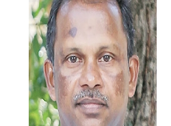 അച്ഛനെ കൊന്നയാളെ വെടിവെച്ചു കൊന്നു