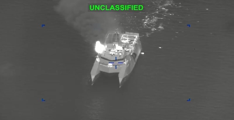 ഹോർമുസ് കടലിടുക്ക് തുറക്കാൻ അമേരിക്കയുടെ ശക്തമായ സൈനിക നീക്കം; യുദ്ധവിമാനങ്...