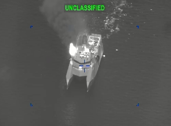 ഹോർമുസ് കടലിടുക്ക് തുറക്കാൻ അമേരിക്കയുടെ ശക്തമായ സൈനിക നീക്കം; യുദ്ധവിമാനങ്ങളും ഹെലികോപ്ടറുകളും വിന്യസിച്ചു