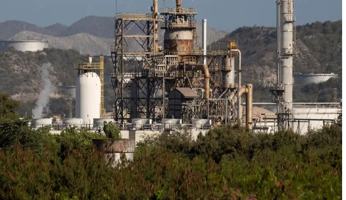 ഇറാൻ യുദ്ധം: അയൽരാജ്യങ്ങൾക്ക് ഡീസൽ നൽകി ഇന്ത്യയുടെ കൈത്താങ്ങ് ഇറാൻ യുദ്ധം: അയൽരാജ്യങ്ങൾക്ക് ഡീസൽ നൽകി ഇന്ത്യയുടെ കൈത്താങ്ങ്