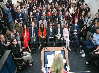 ഇറാനിലെ യു എസ് പ്രവര്‍ത്തനങ്ങള്‍ വിജയകരമായി പുരോഗമിക്കുന്നതായി ലീവിറ്റ്