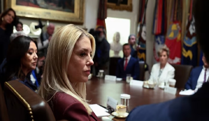 അറ്റോര്‍ണി ജനറല്‍ പാം ബോണ്ടിയെ ട്രംപ് പുറത്താക്കി