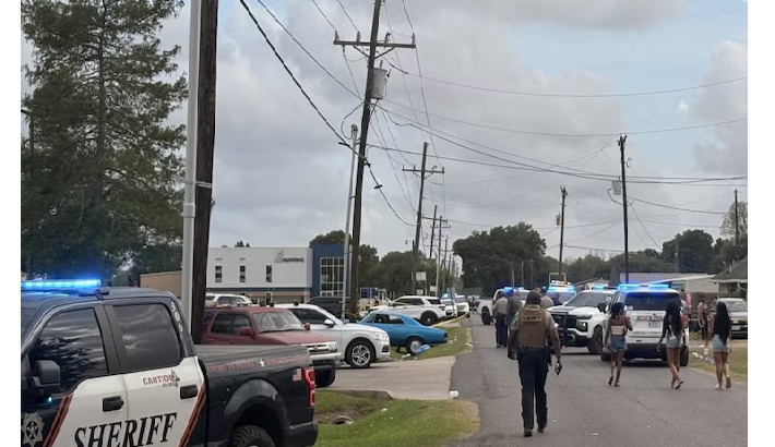 ലൂസിയാനയിലെ പുതുവത്സര ഘോഷയാത്രയിൽ കാർ ഇടിച്ചു കയറി; നിരവധി പേർക്ക് പരുക്ക്, ഡ്രൈവർ കസ്റ്റഡിയിൽ