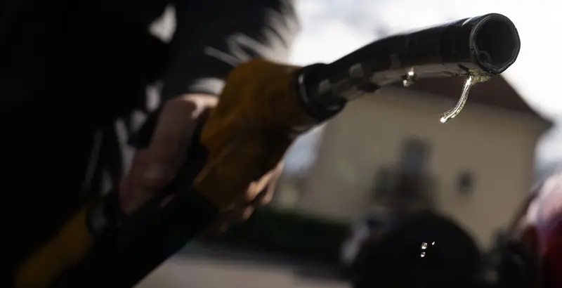 ട്രംപിന്റെ ഇറാൻ ഭീഷണിക്ക് പിന്നാലെ എണ്ണവിലയിൽ കുതിപ്പ്; ബാരലിന് 115 ഡോളർ കടന്നു