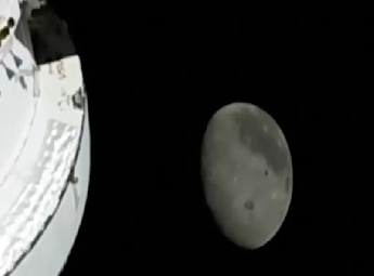 ചന്ദ്രനെ ചുറ്റിയ ഓറിയൺ മടങ്ങുന്നു; 40 മിനിറ്റ് ബ്ലാക്കൗട്ടിന് ശേഷം വീണ്ടും നാസയുമായി ബന്ധപ്പെട്ടു, ദൂര റെക്കോർഡ് തകർത്ത് ആർട്ടെമിസ് II സംഘം