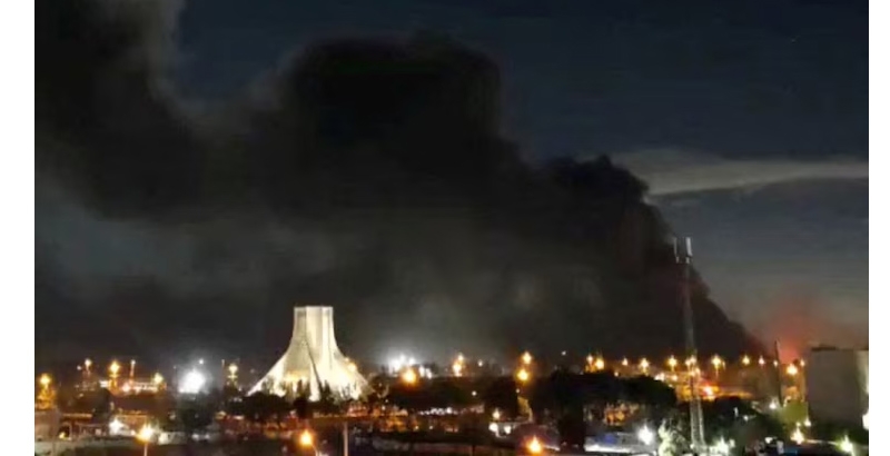 ഇറാനെതിരെ ട്രംപിന്റെ ഭീഷണി 'യുദ്ധക്കുറ്റമാകാ'മെന്ന്  അന്താരാഷ്ട്ര നിയമ വിദഗ്ധരുടെ മുന്നറിയിപ്പ്