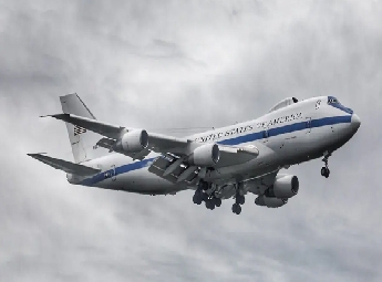 ഇറാൻ-അമേരിക്ക സംഘർഷം രൂക്ഷം; 'ഡൂംസ്‌ഡേ വിമാനം' ആകാശത്ത്, ആണവ യുദ്ധഭീതി ഉയരുന്നു