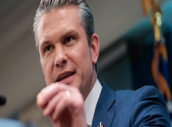 ഇറാൻ യുദ്ധം: പ്രതിരോധ സെക്രട്ടറിയെ ഇംപീച്ച് ചെയ്യണമെന്ന് ഡെമോക്രാറ്റ് നേതാവ്; 'യുദ്ധക്കുറ്റങ്ങളിൽ പങ്കെന്ന് ആരോപണം