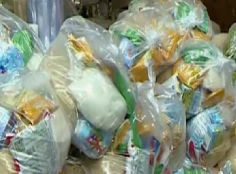 തൃശൂര്‍ കേച്ചേരിയില്‍ അച്ചാര്‍ കമ്പനിയില്‍ വിതരണത്തിന് തയ്യാറായ കിറ്റുകള്‍ കണ്ടെത്തി; ബി ജെ പിക്കെതിരെ ആരോപണവുമായി എല്‍ ഡി എഫ്