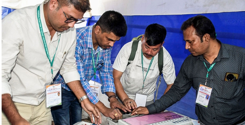 കേരളത്തിനൊപ്പം അസമിലും പുതുച്ചേരിയിലും വോട്ടെടുപ്പ്