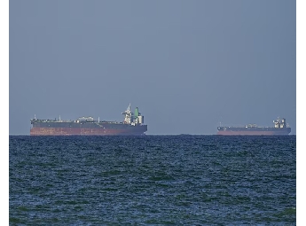 ഹോർമുസ് കടലിടുക്കിൽ ടോൾ ഈടാക്കരുത്; ഇറാന്  ട്രംപിന്റെ മുന്നറിയിപ്പ്