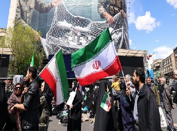 ഹോർമുസ് കടലിടുക്കിൽ സംഘർഷം കടുത്തു: യുദ്ധക്കപ്പലുകൾക്ക് ശക്തമായ മുന്നറിയിപ്പുമായി ഇറാൻ