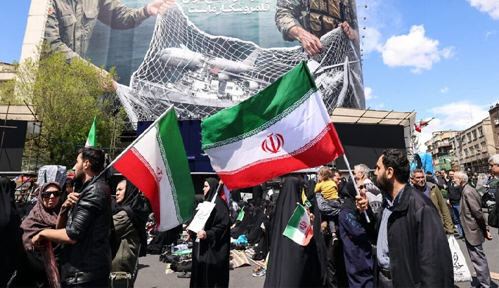 ഹോർമുസ് കടലിടുക്കിൽ സംഘർഷം കടുത്തു: യുദ്ധക്കപ്പലുകൾക്ക് ശക്തമായ മുന്നറിയിപ്പുമായി ഇറാൻ ഹോർമുസ് കടലിടുക്കിൽ സംഘർഷം കടുത്തു: യുദ്ധക്കപ്പലുകൾക്ക് ശക്തമായ മുന്നറിയിപ്പുമായി ഇറാൻ