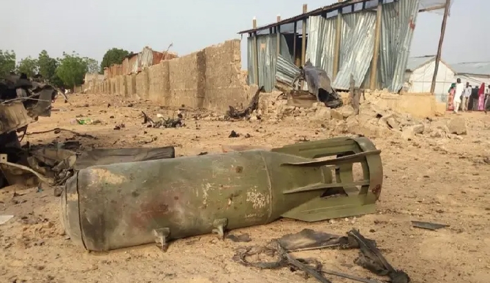 നൈജീരിയയിൽ വ്യോമാക്രമണം പിഴച്ചു: മാർക്കറ്റിൽ ബോംബാക്രമണം, 100ൽ അധികം സാധാരണക്കാർ കൊല്ലപ്പെട്ടു നൈജീരിയയിൽ വ്യോമാക്രമണം പിഴച്ചു: മാർക്കറ്റിൽ ബോംബാക്രമണം, 100ൽ അധികം സാധാരണക്കാർ കൊല്ലപ്പെട്ടു