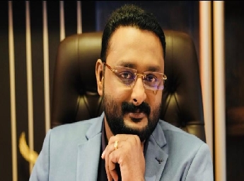 ഷാഫി പറമ്പിലിനെതിരെ വര്‍ഗ്ഗീയ പരാമര്‍ശം; ആന്റോ അഗസ്റ്റിനെതിരെ പരാതി