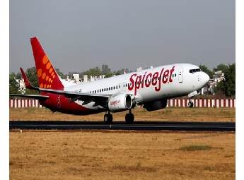 ഡൽഹി വിമാനത്താവളത്തിൽ രണ്ട് വിമാനങ്ങൾ തമ്മിൽ കൂട്ടിയിടിച്ചു; യാത്രക്കാർക്ക്...