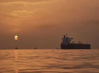 അമേരിക്ക-ഇറാൻ കരാർ നീക്കം അകലുന്നു; ഹോർമുസ് കടലിടുക്ക് വീണ്ടും അടച്ചു, സംഘർഷം രൂക്ഷം