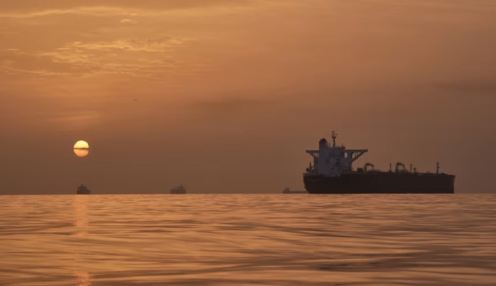 അമേരിക്ക-ഇറാൻ കരാർ നീക്കം അകലുന്നു; ഹോർമുസ് കടലിടുക്ക് വീണ്ടും അടച്ചു, സംഘർഷം രൂക്ഷം