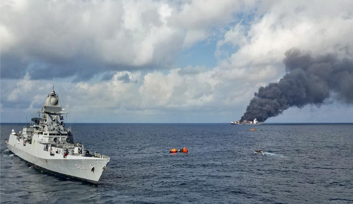 പോകാന്‍ അനുമതി തന്നിട്ട് വെടിവെക്കുന്നത് എന്തിനാണെന്ന് ഇന്ത്യന്‍ കപ്പലില്‍ നിന്നുള്ള സന്ദേശം പുറത്ത്