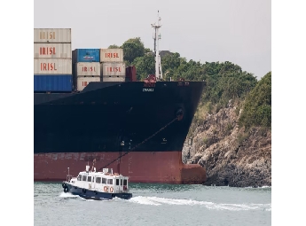 ഹോർമുസ് കടലിടുക്കിൽ സംഘർഷം ശക്തം; ഇറാനിയൻ കപ്പൽ അമേരിക്ക പിടിച്ചെടുത്തു