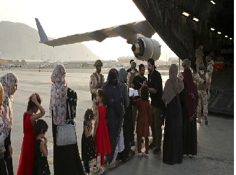 അമേരിക്കയെ സഹായിച്ച അഫ്ഗാനികളെ കോംഗോയിലേക്ക് മാറ്റാൻ നീക്കം; 1,100 പേരുടെ ഭാവി അനിശ്ചിതത്വത്തിൽ