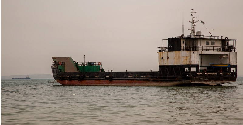 സമുദ്രാതിര്‍ത്തി ലംഘിച്ച രണ്ട് കപ്പലുകള്‍ ഇറാന്‍ പിടിച്ചെടുത്തു