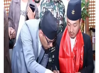 നേപ്പാളിൽ രാഷ്ട്രീയ പ്രതിസന്ധി; പാർലമെന്റ് സസ്‌പെൻഡ് ചെയ്തു; ആഭ്യന്തര മന്ത്രി രാജിവച്ചു