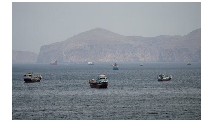 ഹോർമുസ് കടലിടുക്കിൽ രണ്ടുകപ്പലുകൾ ഇറാൻ പിടിച്ചെടുത്തു; അമേരിക്ക-ഇറാൻ സംഘർഷം വീണ്ടും രൂക്ഷം