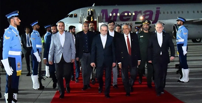 അറാഘ്ചി പാകിസ്ഥാനിൽ: യു.എസ്-ഇറാൻ സമാധാന ചർച്ചകൾക്ക് പ്രതീക്ഷ, എന്നാൽ അനിശ്ച...