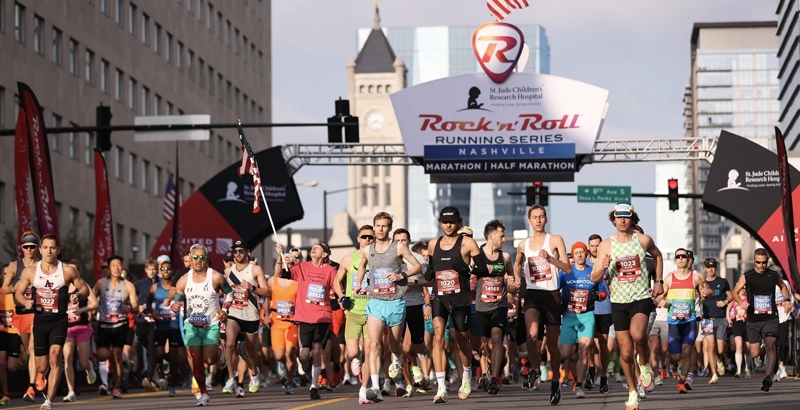 നാഷ്വില്‍ മാരത്തോണില്‍ കാനിന്റെ പ്രശംസനീയ സേവനം