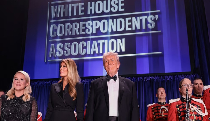 വൈറ്റ് ഹൗസ് വിരുന്നിനിടെ വെടിവെപ്പ്: നെഞ്ചിനുവെടിയേറ്റ സീക്രട്ട് സർവീസ് ഏജന്റ് രക്ഷപ്പെട്ടു; അക്രമിയുടെ ലക്ഷ്യം പ്രസിഡന്റ്