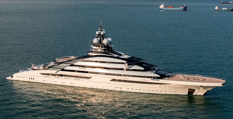 ഉപരോധത്തിലിരിക്കുന്ന റഷ്യൻ കോടീശ്വരന്റെ സൂപ്പർയാച്ച് ഹോർമൂസ് കടന്നു; ഇറാൻ സ...