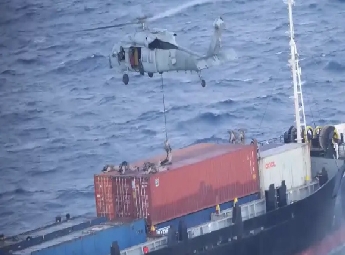 അറേബ്യൻ കടലിൽ യു.എസ്. സേനയുടെ 'തെറ്റായ മുന്നറിയിപ്പ് ': കപ്പൽ പരിശോധിച്ച് വിട്ടയച്ചു