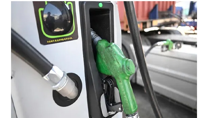 ബ്രെന്റ് ക്രൂഡ് വില ബാരലിന് 120 ഡോളർ കടന്നു; ഹോർമുസ് കടലിടുക്ക് പ്രതിസന്ധി എണ്ണവില കുത്തനെ ഉയർത്തി