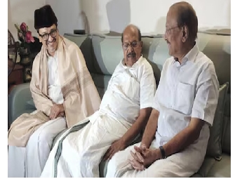 അമ്പലപ്പുഴയിലെ വിജയത്തിന് പിന്നാലെ ജി. സുധാകരൻ പാണക്കാട് തങ്ങളെയും കുഞ്ഞാലി...