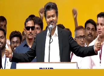 വിശ്വാസവോട്ടിൽ വിജയ് സർക്കാർ വിജയിച്ചു; വോട്ടെടുപ്പിൽ നിന്ന് ഡിഎംകെ പിന്മാറി, എഐഎഡിഎംകെയിൽ ഭിന്നത പുറത്ത്