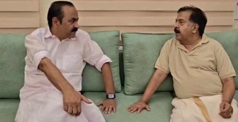ചെന്നിത്തലയുടെ മുറിവുണക്കാൻ സതീശന്റെ സന്ദർശനം; മന്ത്രി സഭാരൂപീകരണം പാർട്ടി തീരുമാനിക്കട്ടെയെന്ന് രമേശ്