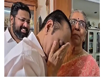 എല്ലാമന്ത്രിമാരും തിങ്കളാഴ്ച സത്യപ്രതിജ്ഞചെയ്യും; നാളെ ഘടകകക്ഷികളുമായി വീണ്...